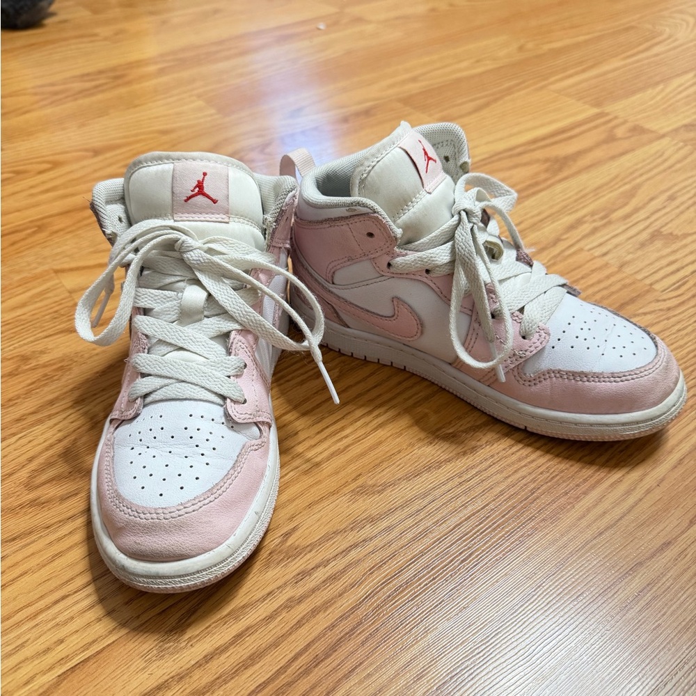 Kids Pink and White Nike air Jordan